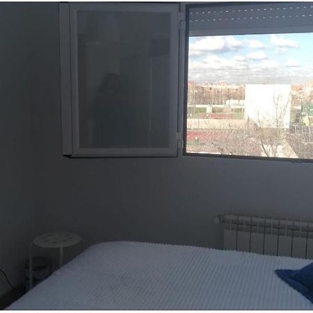 Amplia Habitacion En Vivienda Duplex Madrid Esterno foto
