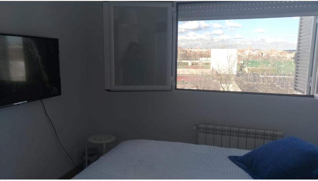 Amplia Habitacion En Vivienda Duplex Madrid Esterno foto